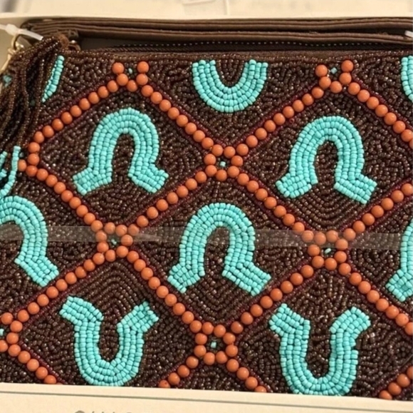🤎🔹️Sincerely Jules🔹️ Horseshoe Beaded Clutch Wristlet Pouch Tassel Zipper - Picture 4 of 6